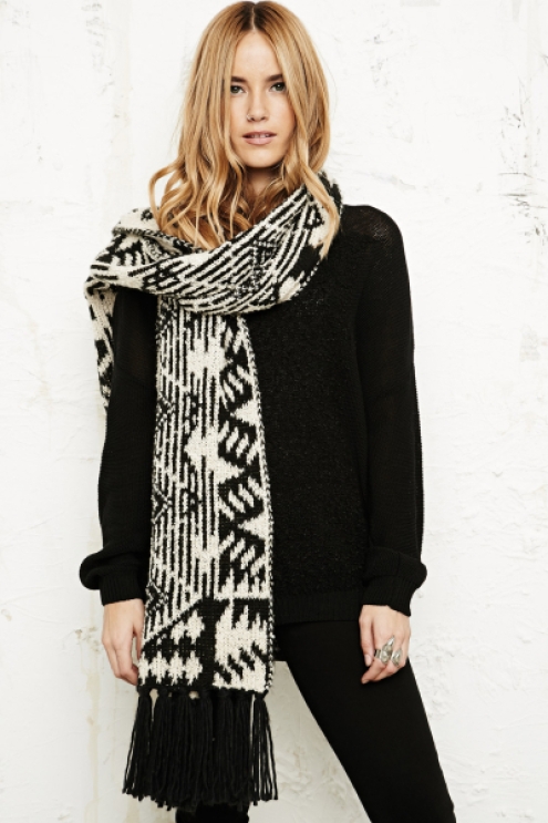 urban-outfitters-ivory-long-fluffy-knitted-scarf-in-white-product-1-14511242-862256968_large_flex